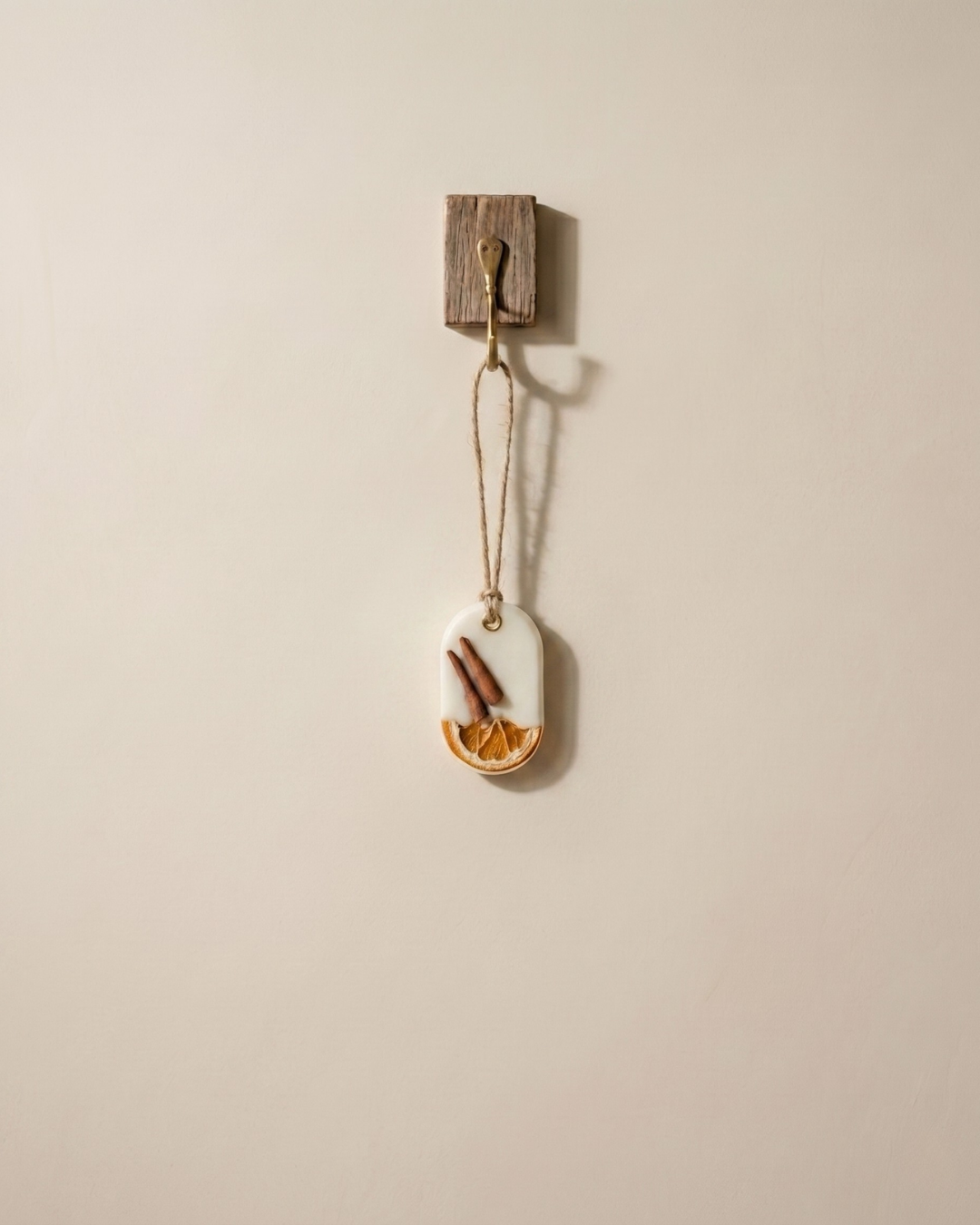 Fragnam Lemon Bark Hanging air freshener with yellow lemon bark design, ideal for freshening indoor spaces.