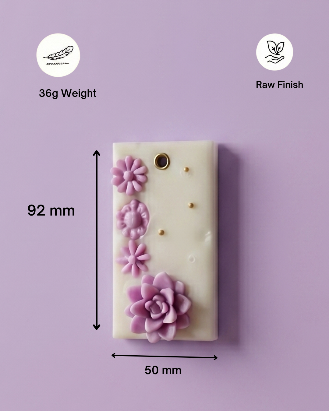 Fragnam Lavender Flora hanging air freshener with lavender flowers and decorative packaging, designed to freshen indoor spaces.
